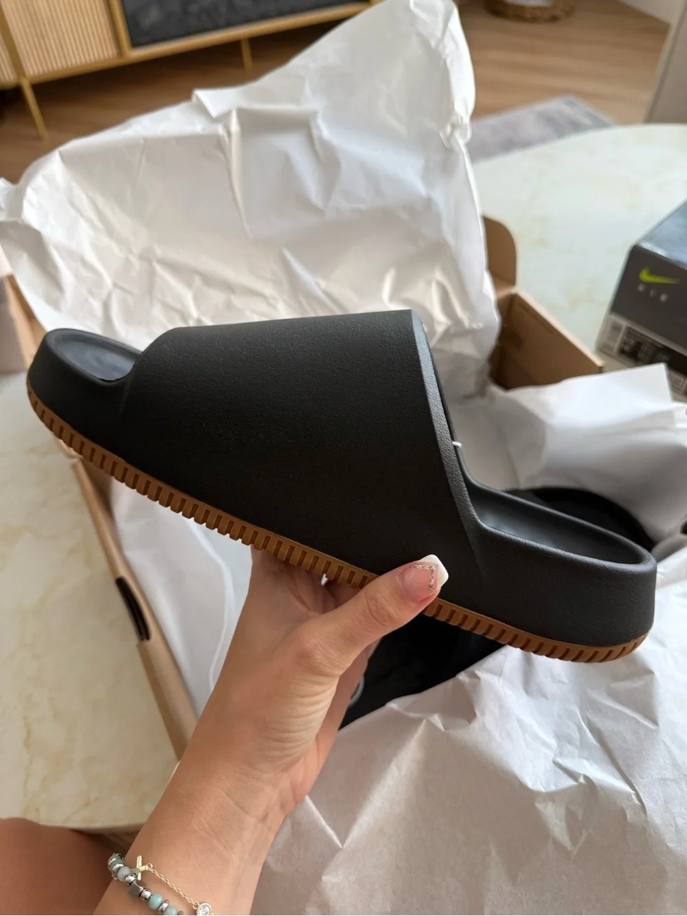 NWB Nike Men’s Calm Slide 2.0 in Color Black/Gum Medium Brown Size 9